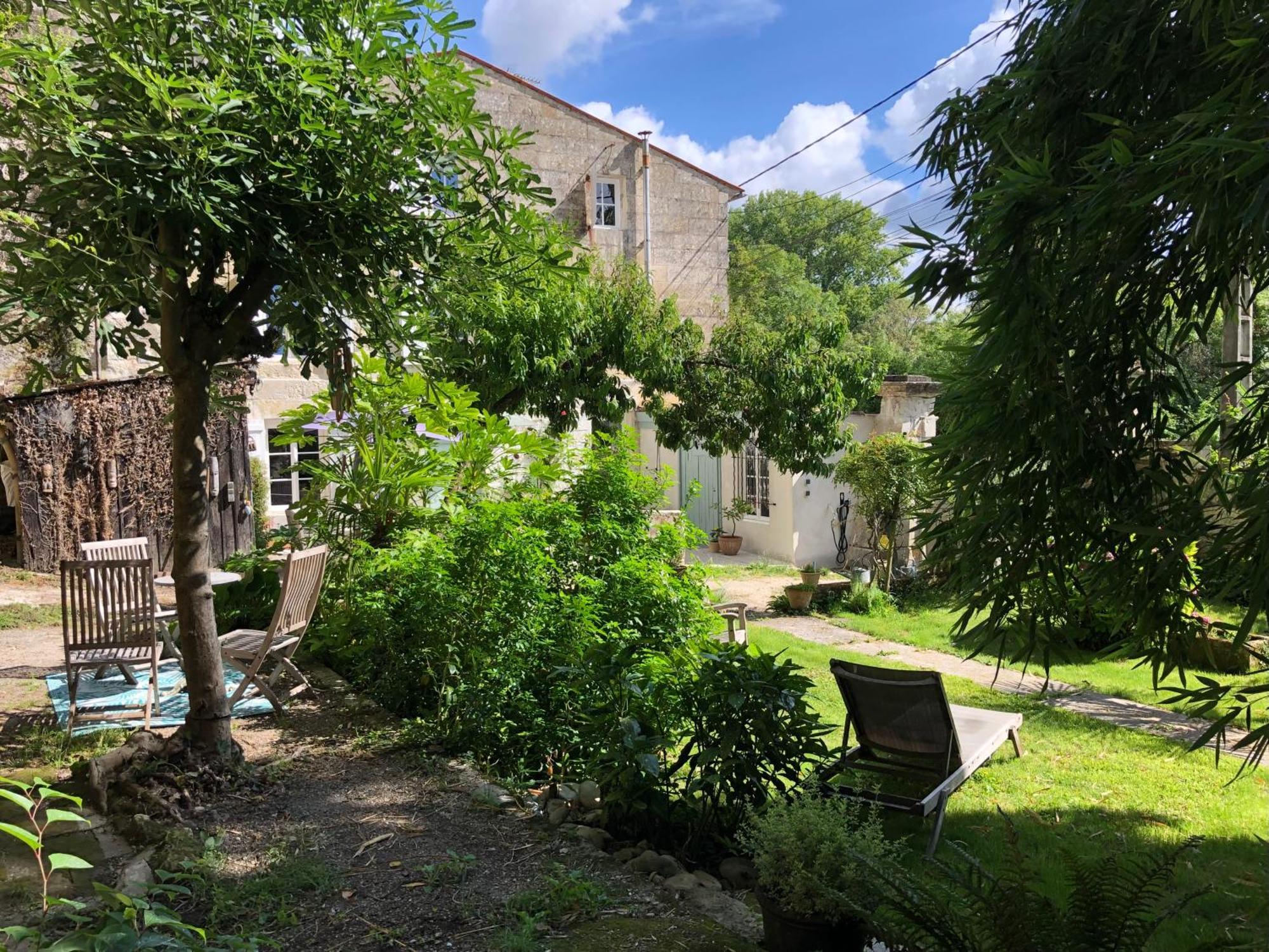 L'Heure Bleue Bed & Breakfast Saintes Exterior foto